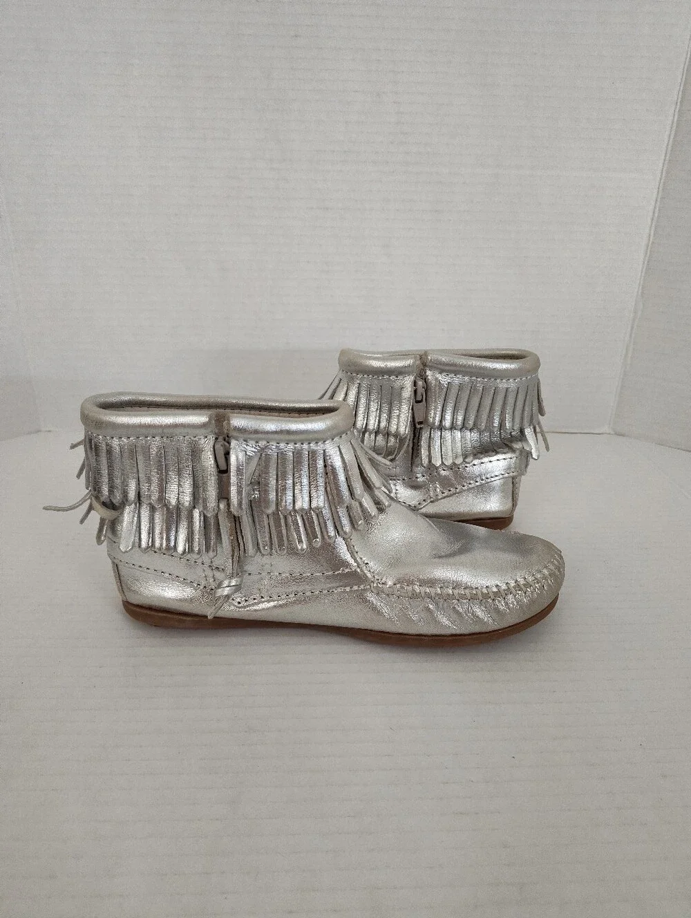 Minnetonka stylish metallic